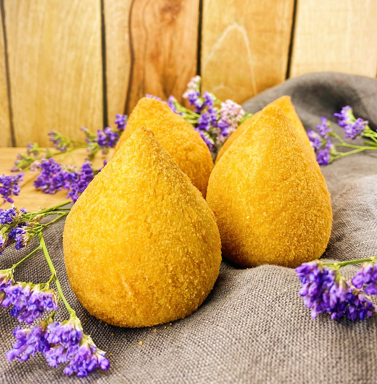 Large Chicken Coxinha with Catupiry - 6 pcs.