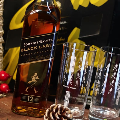 Whisky Black Label 12 Anos + Copo de Oferta - 700ml